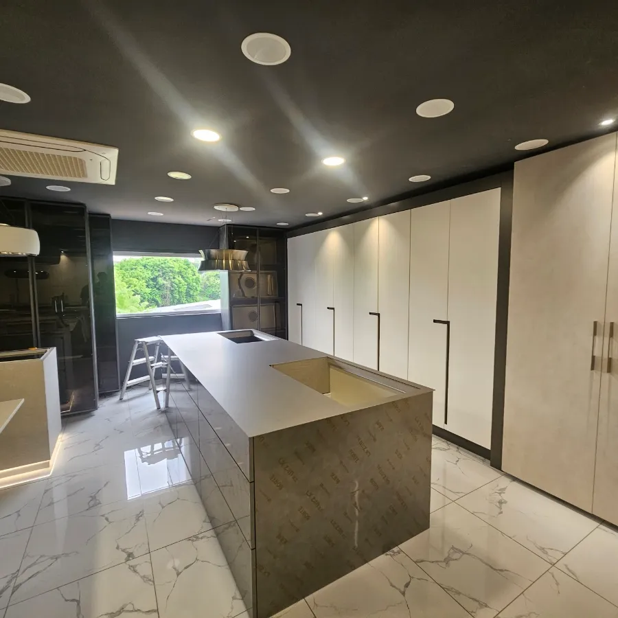 인천 쇼룸 대면형 아일랜드 스테인리스 상판 시공 후기 - 싱크대장김상진 시공사례 사진